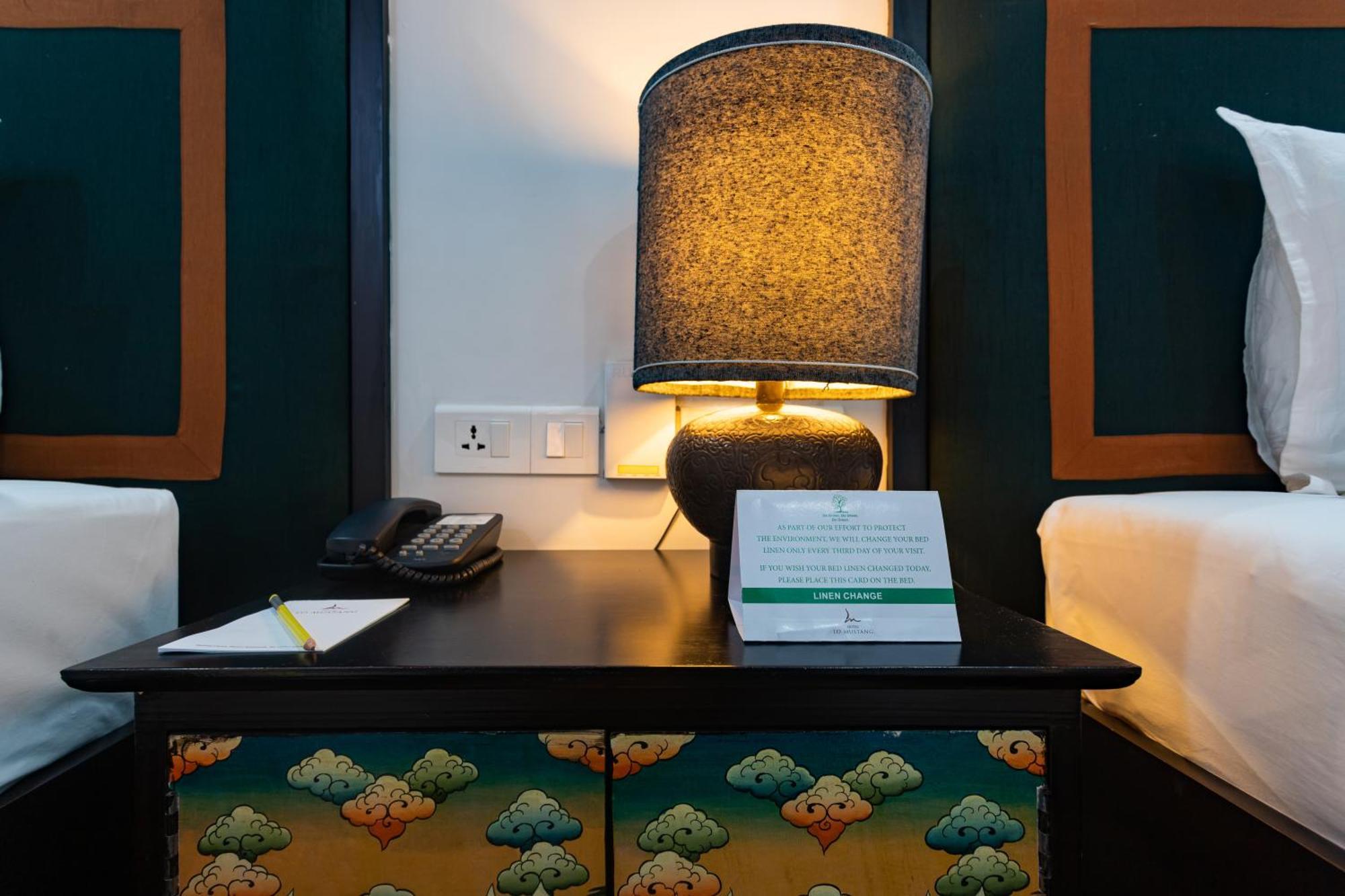 Hotel Lo Mustang Katmandou Extérieur photo