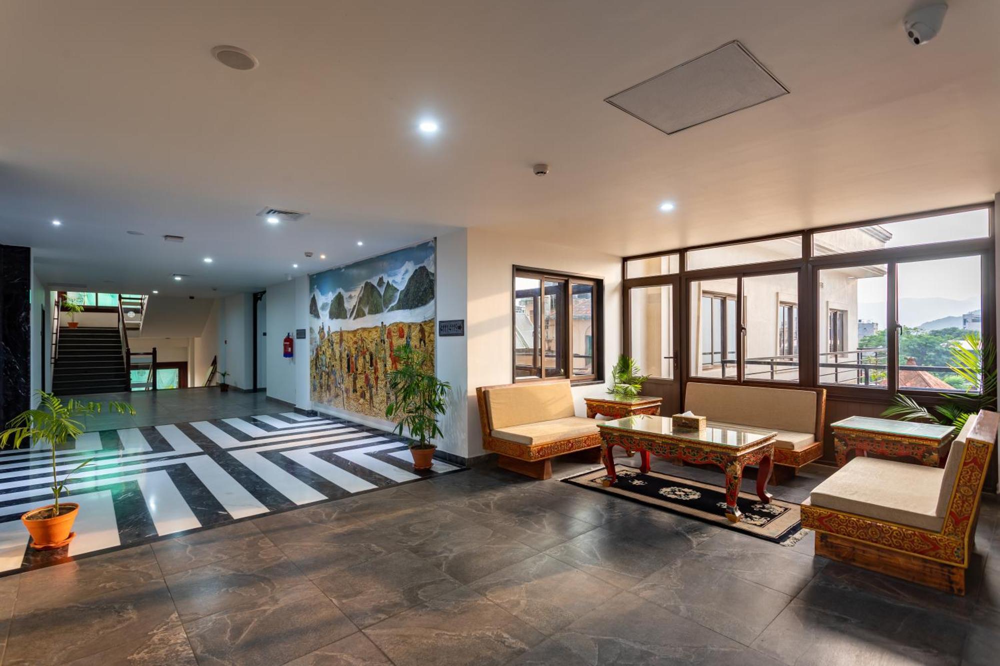 Hotel Lo Mustang Katmandou Extérieur photo