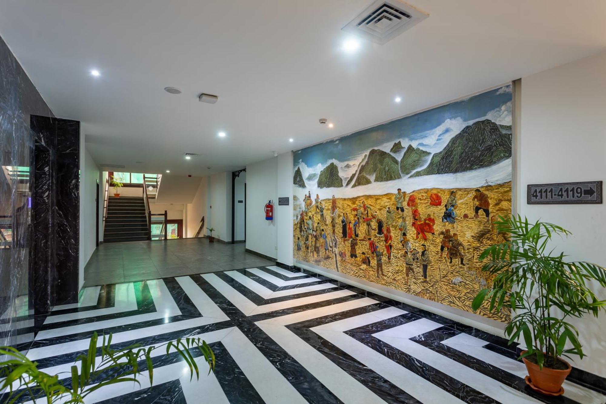 Hotel Lo Mustang Katmandou Extérieur photo